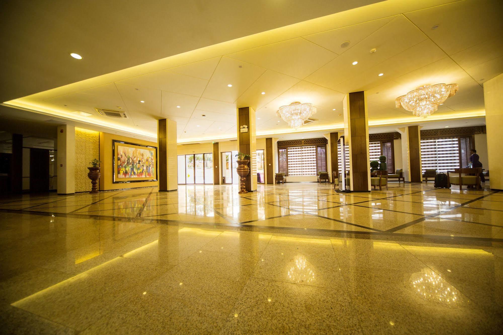 Hotel Africana Kampala Exterior foto