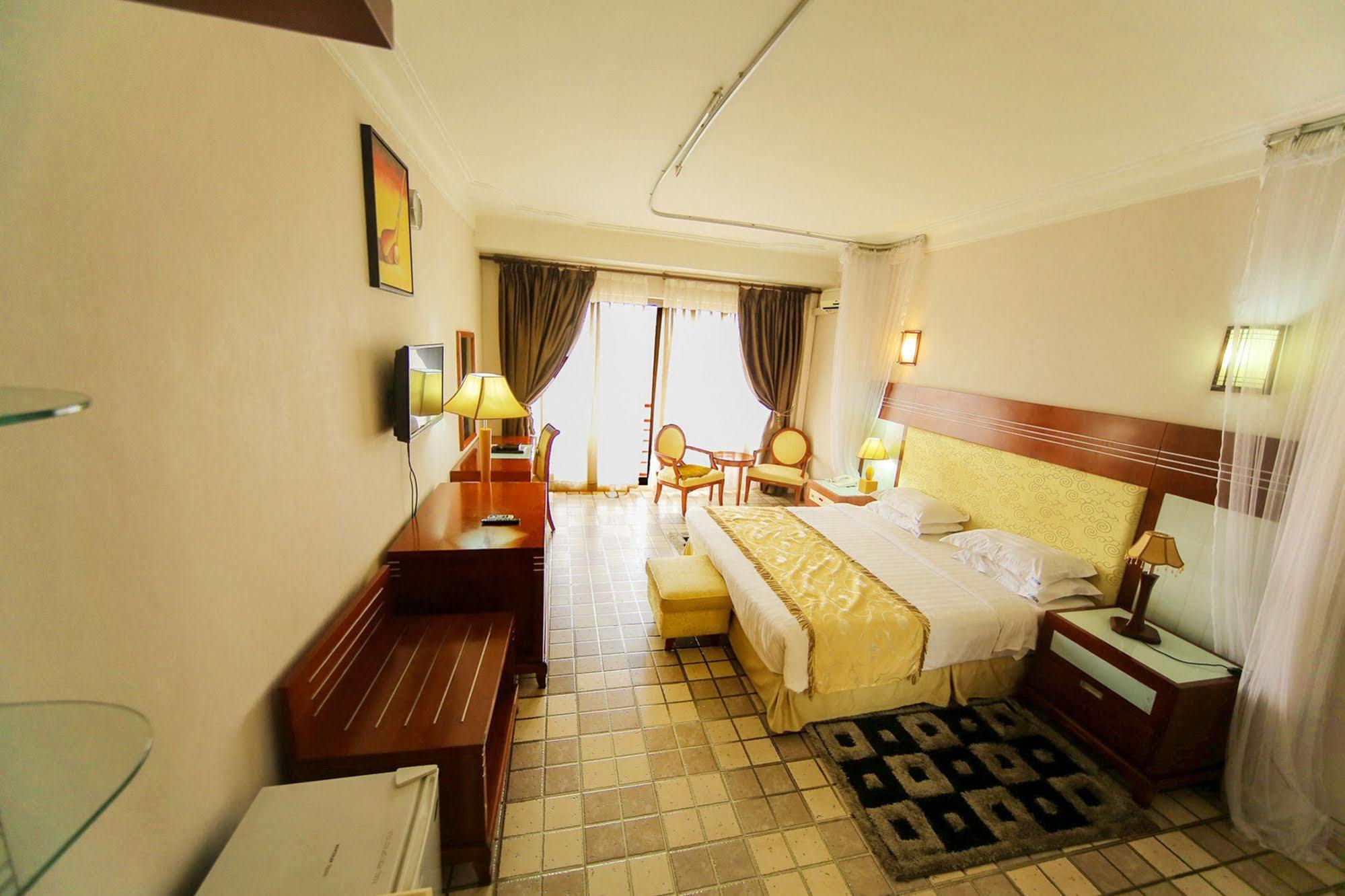 Hotel Africana Kampala Exterior foto